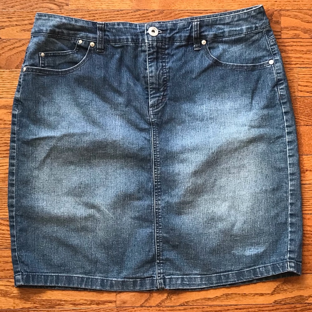 Bandolino Denim Five-Pocket Mini Skirt